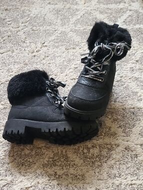 4 for $28 - Joe Fresh Girls size 11 Black Hiking Boots with Faux Fur & Zippers